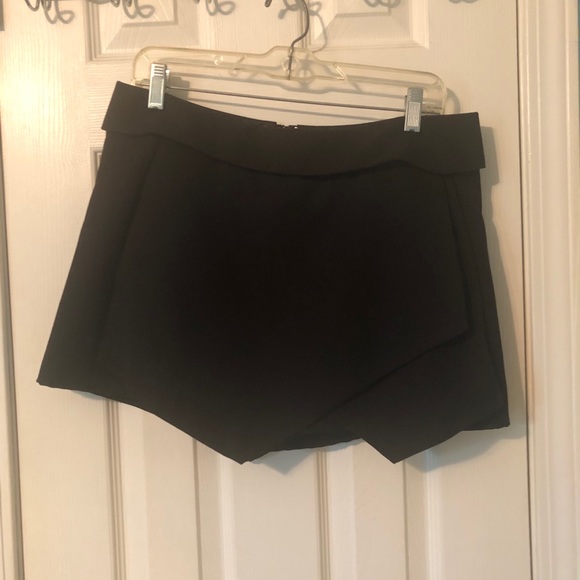 Black Skort/shorts - Picture 5 of 5